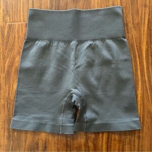 Amazon Gray Ribbed Bike Exercise Shorts size small